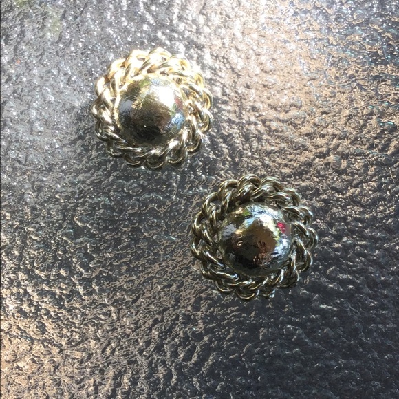 Vintage gold tone Coro button clip earrings - Picture 1 of 2